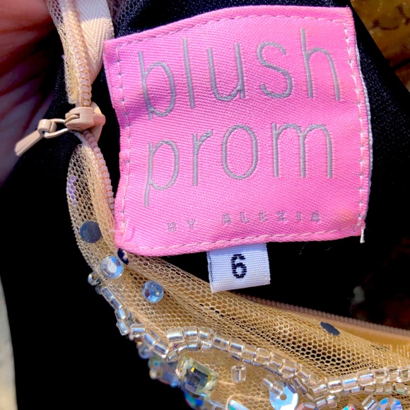 Prom/Formal Dress - Picture 4 of 5